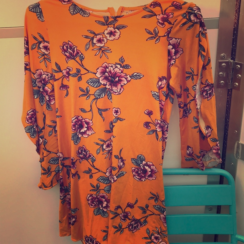 S EUC Rare Edition mini dress w flowy slit slvs
